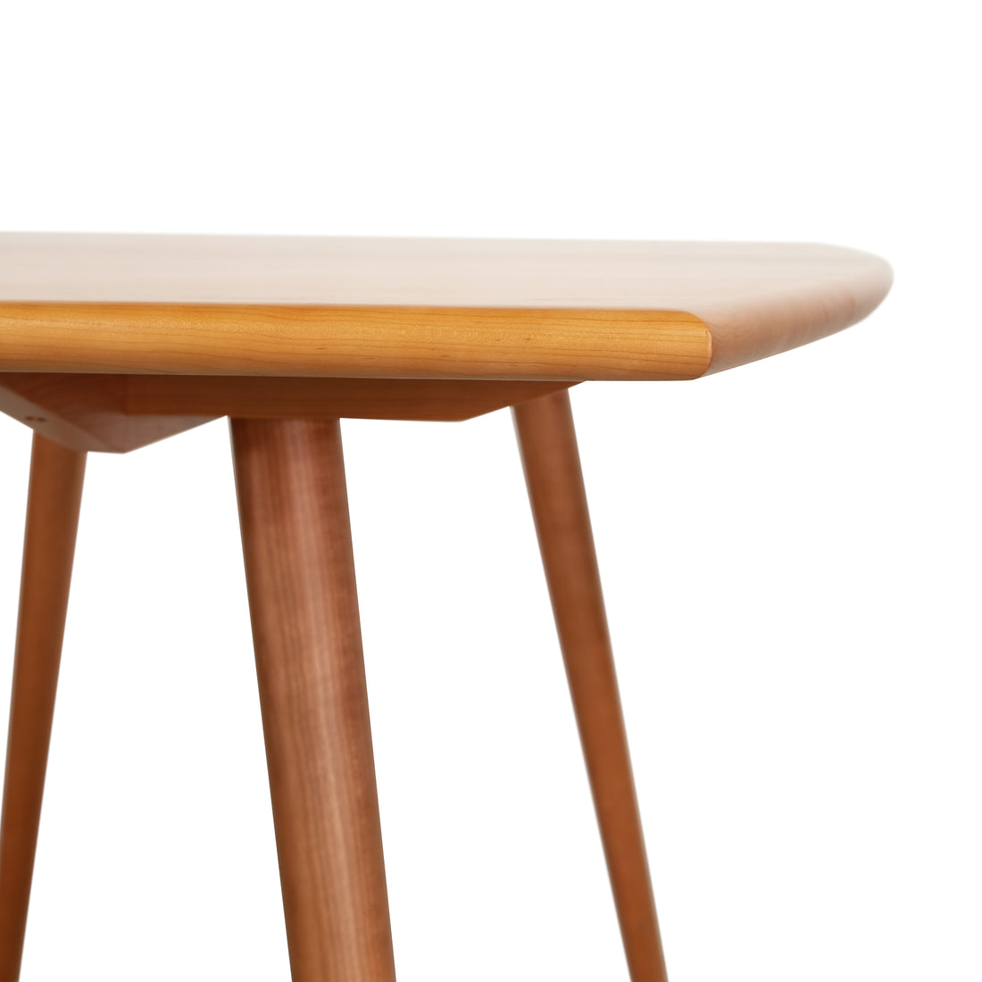 Ashland Furniture – Addison Boat Top Extension Dining Table